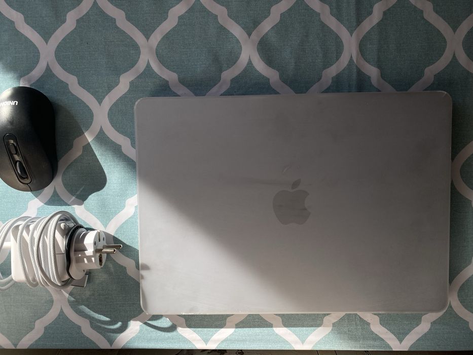 MacBook Air 13 , 2025