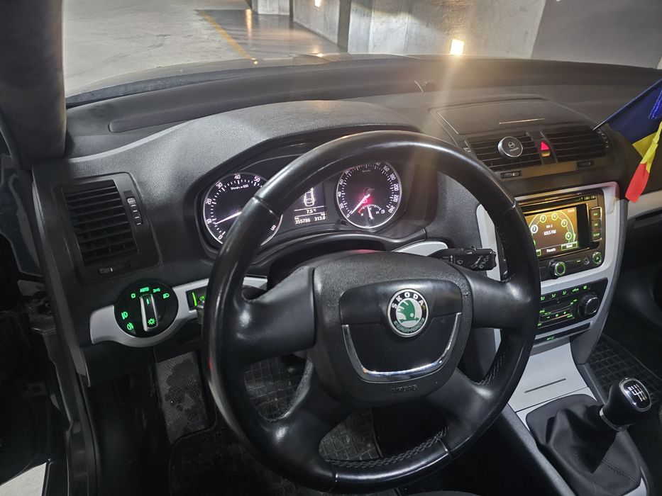 SKODA Octavia 2011 — imagine 2