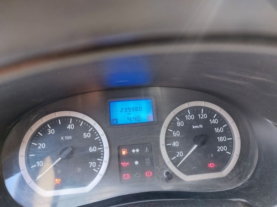 Autoturism Logan Bernil