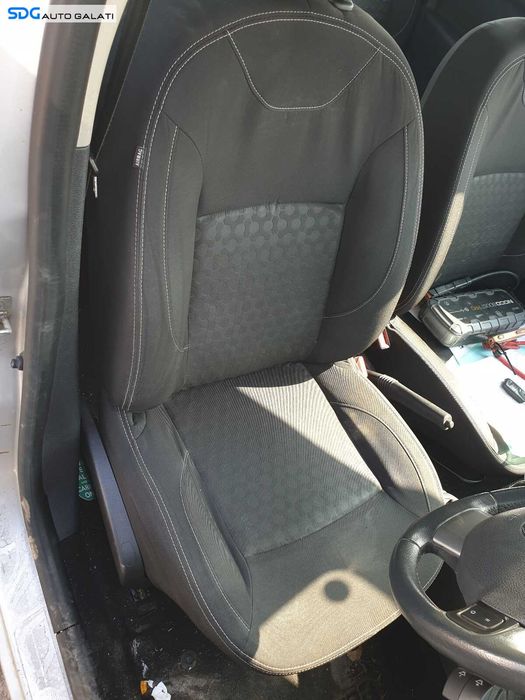 Scaun Dreapta Fata Pasager Textil Fara Incalzire Dacia Sandero 2 2012 - 2016 [C4579]