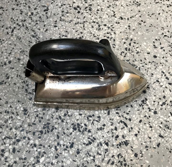 Българска електрическа ютия, модел “Ракета”