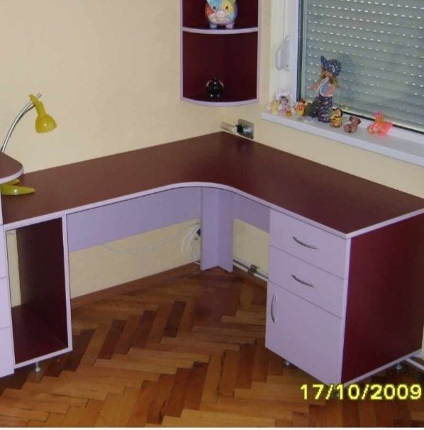 Продам бюро за детска стая