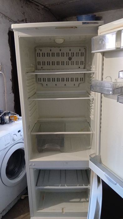 срочно продаю холодильник