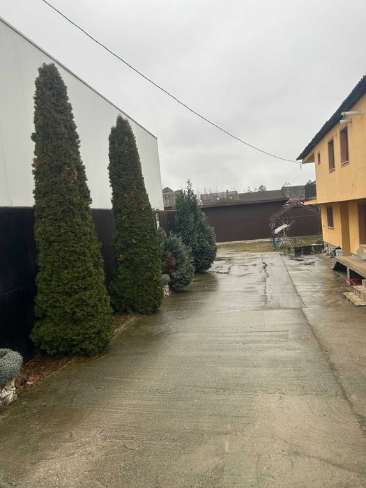 Vand Casa + Spatiu Comercial