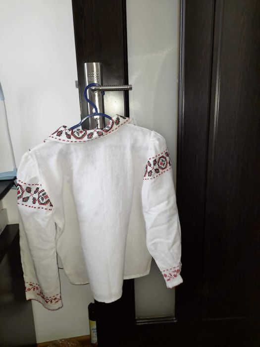 Vand camasa traditionala copii