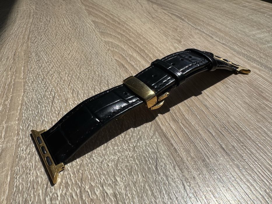 Елегантна кожена каишка за Apple Watch 46mm с "Butterfly" закопчалка
