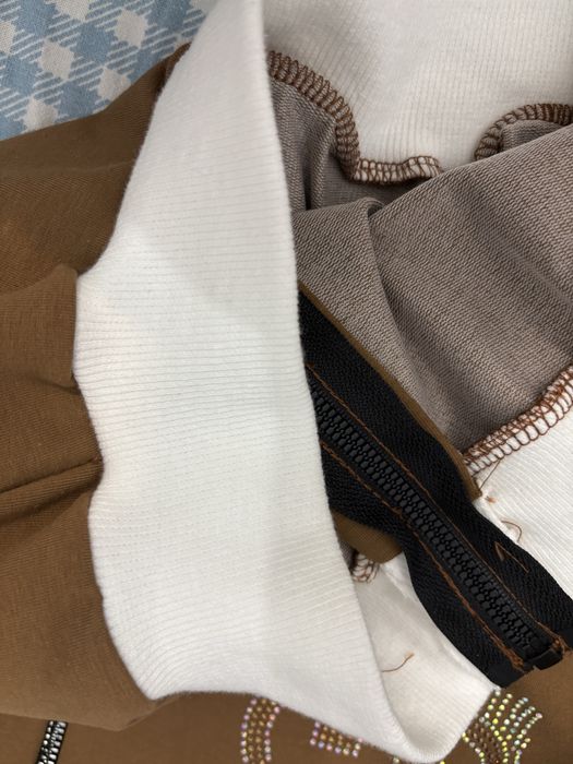 Продается спортивный костюм