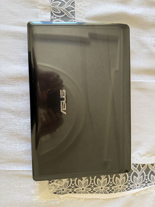 Note book sotiladi modeli ASUS ishlaydi
