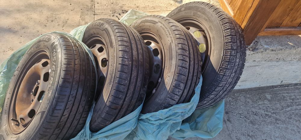 Set 4 jante cu anvelope vară R15 195/65 5x100 VW Golf 4, Bora