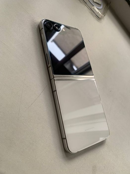 Samsung galaxy flip 5 8/512