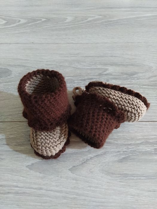 Вязаные пинетки для малышей