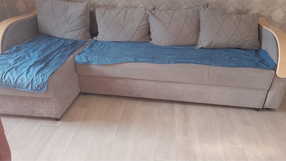 Продам диван угловой