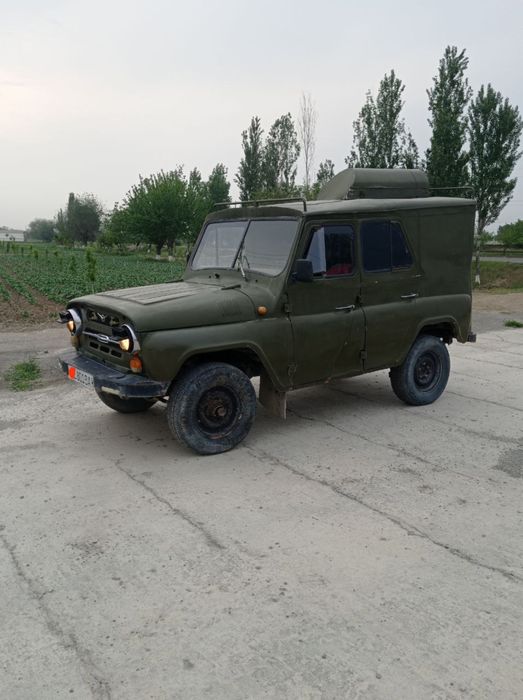 Uaz (УАЗ) 469 srochna sotiladi