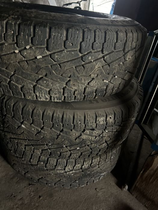 Шины 275/70/18..