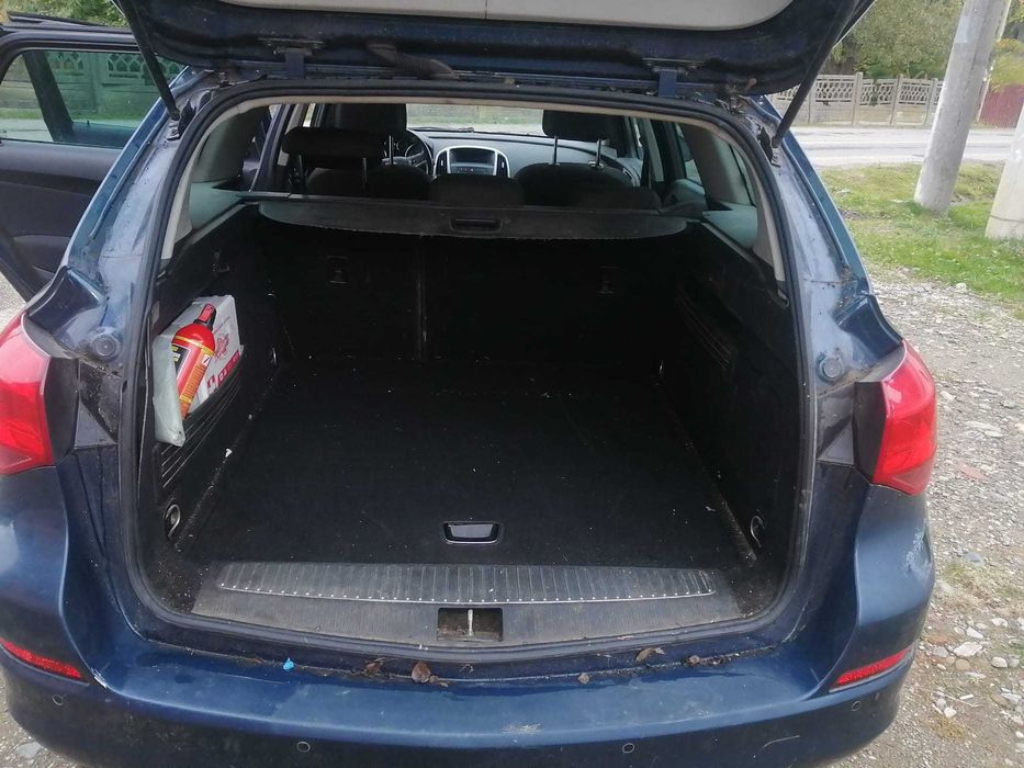 Opel Astra J 2011