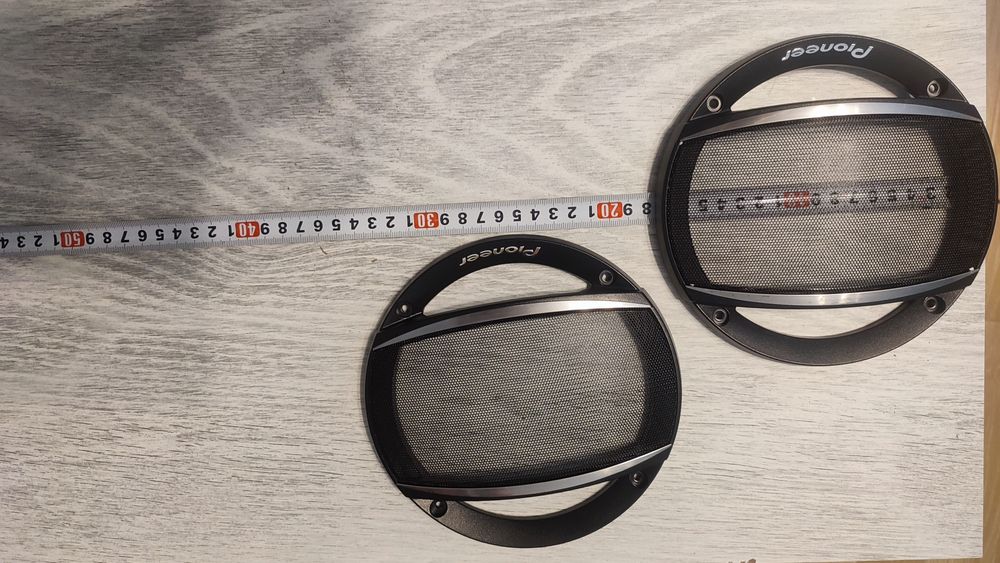 Сеточки на маленькие динамики.