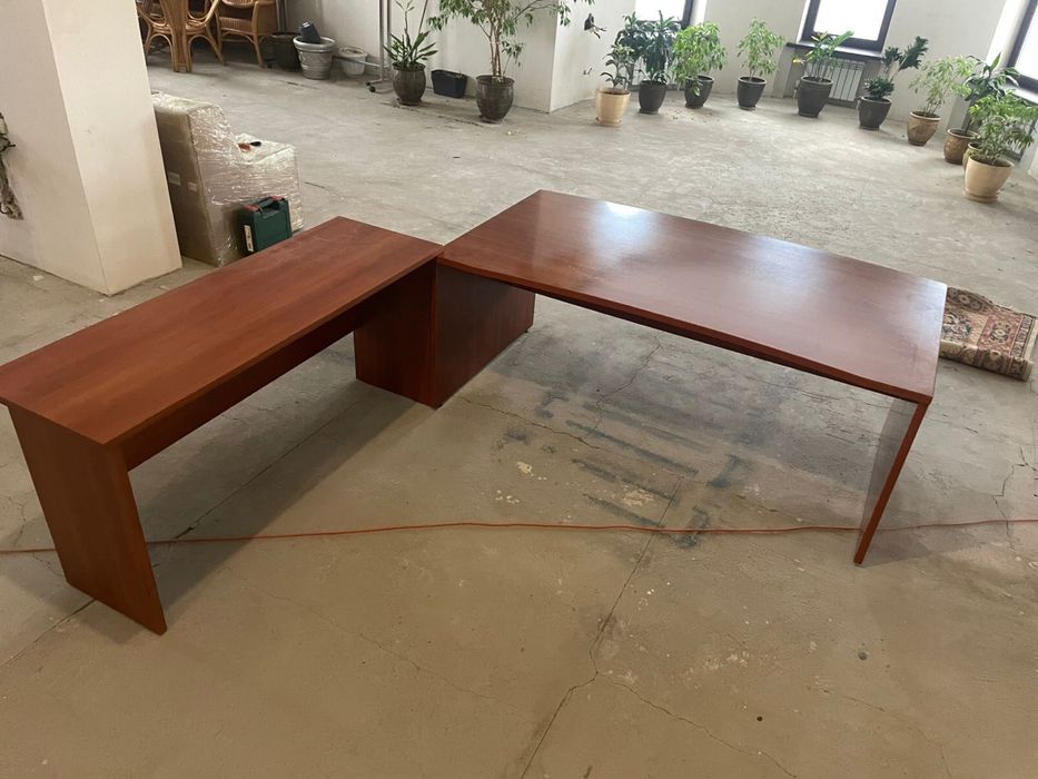 Офисная мебель , столы для руководителя