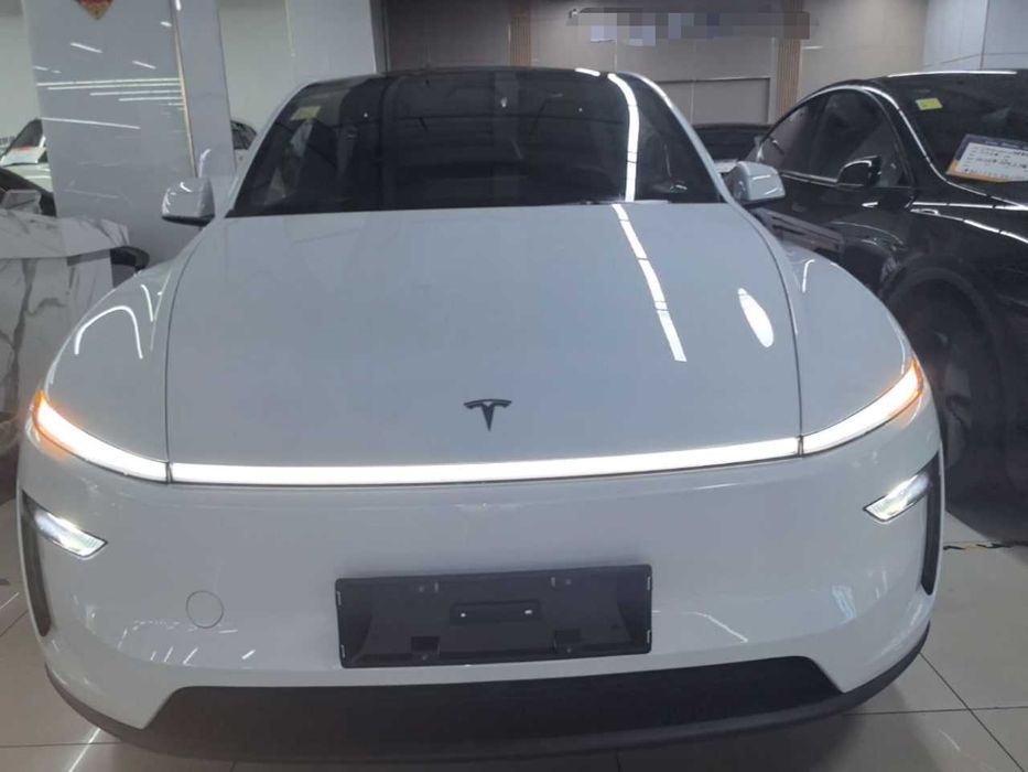 Tesla Model Y 2026 Rear-Drive Model