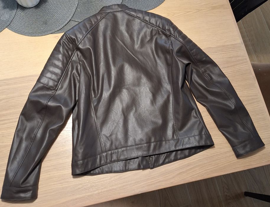Vând geacă piele ecologică maro nouă H&M