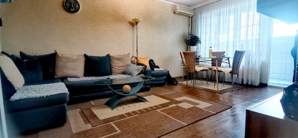 Холна гарнитура в изключително залазено състояние