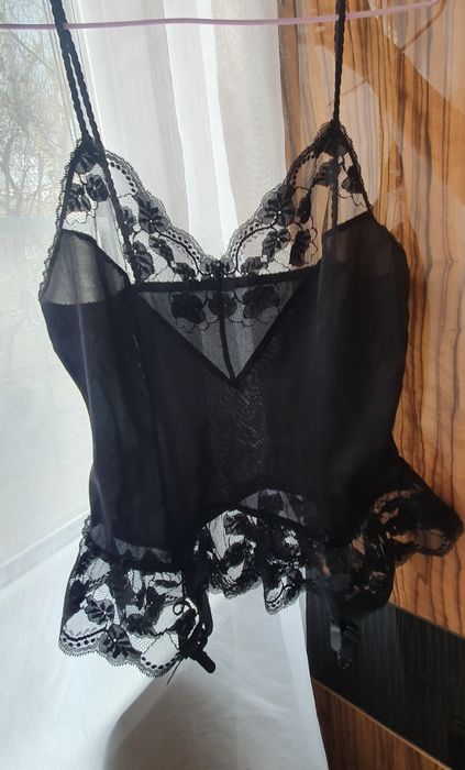 Женская одежда. Блузки. Платья. Юбки.