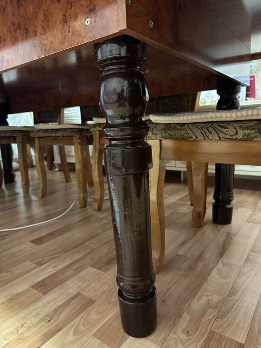 Стол и 12 стульев