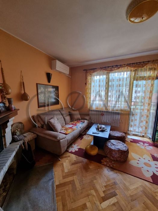 Продава се Тристаен апартамент в Дупница - 100 кв.м за 1250 €/кв.м - Снимка #2