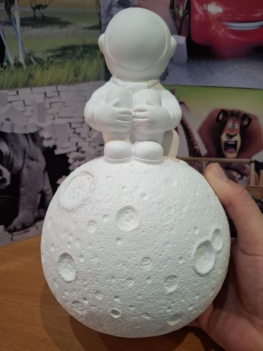 Космонавт на Луне копилка