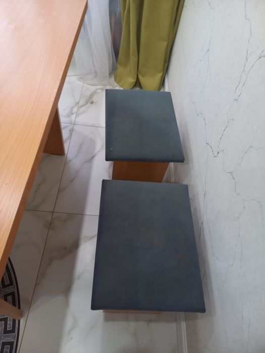 Стол со стульями