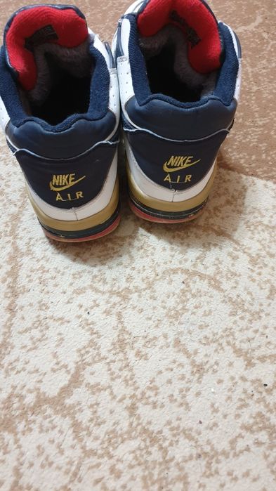 Зимние кроссовки