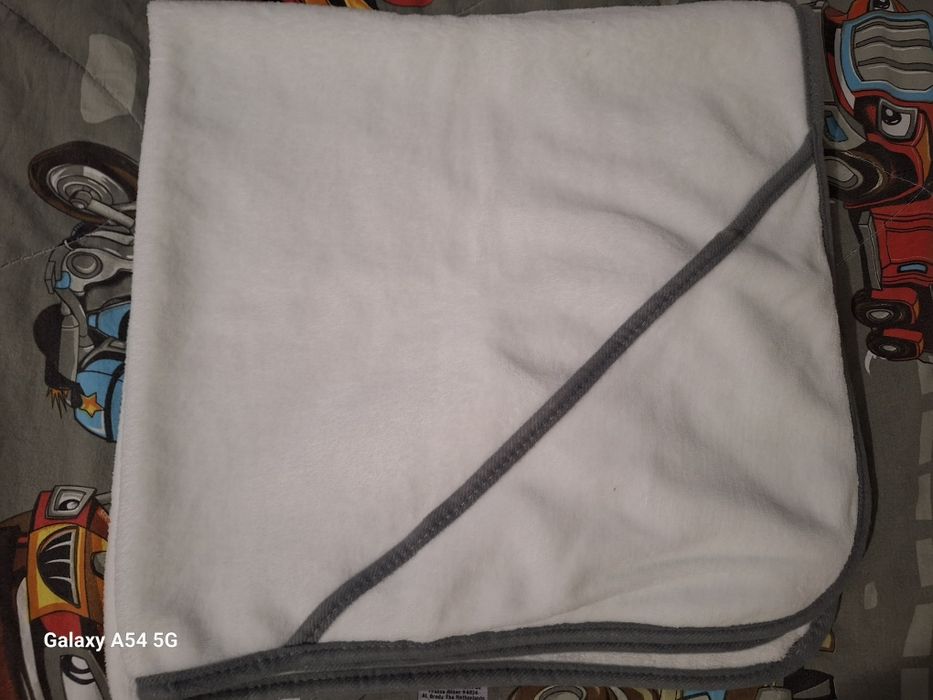 Размер 0-12 месеца.Халат и кърпа за баня!