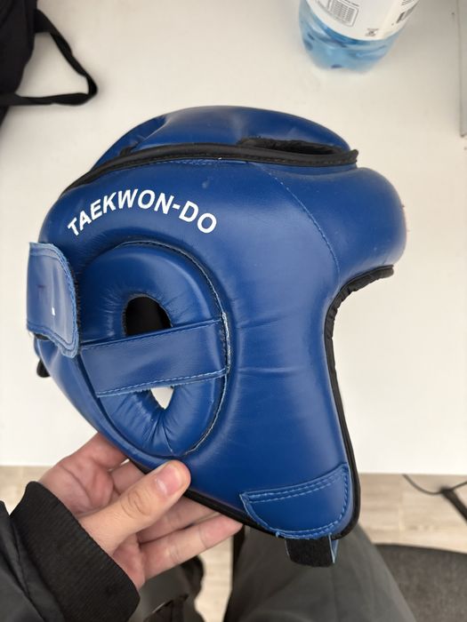 Шлем таеквондо отличный ьбю