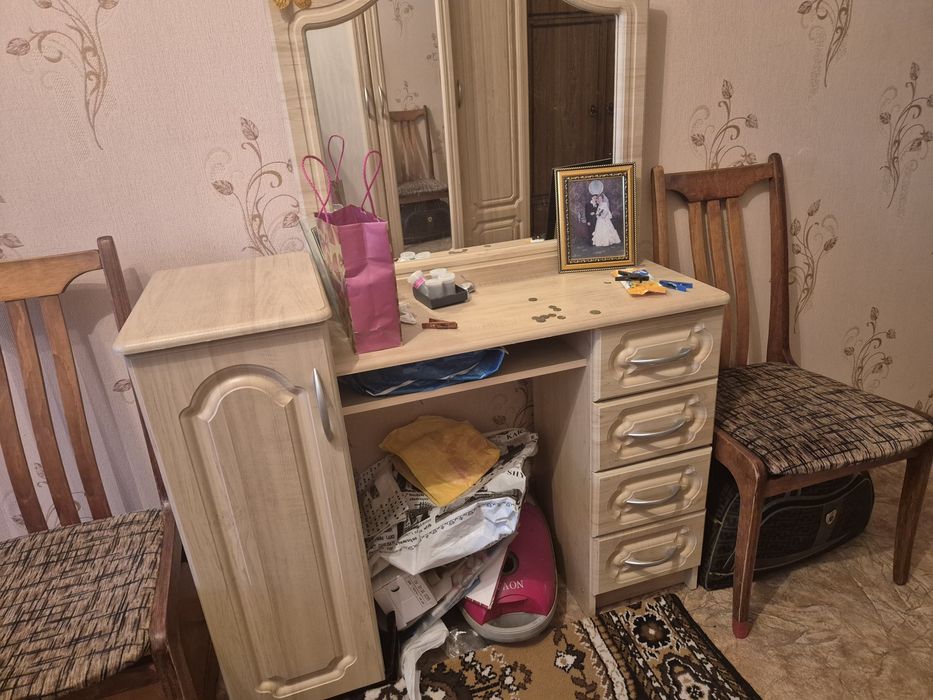 Продам спальный гарнитур