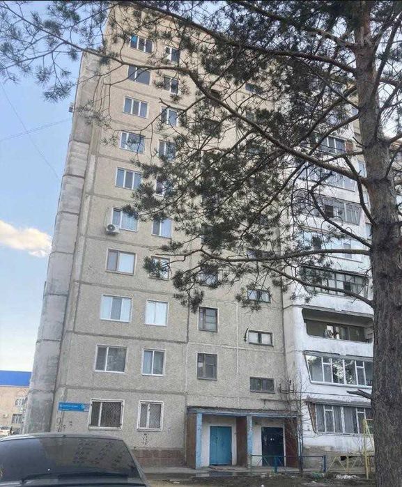 8 микрорайон 3 этаж из 10 15,700