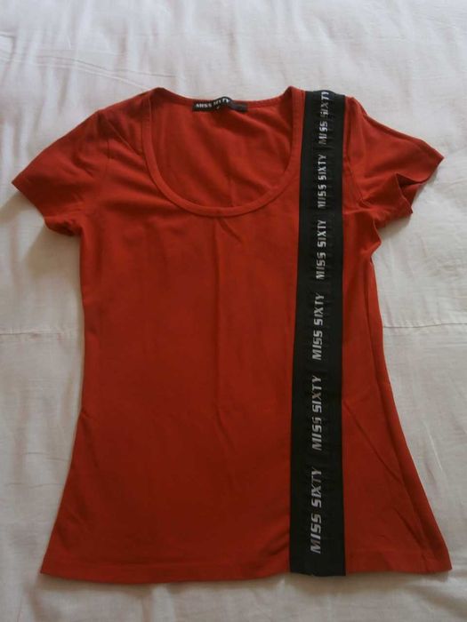 Блузки и тениски на ниски цени