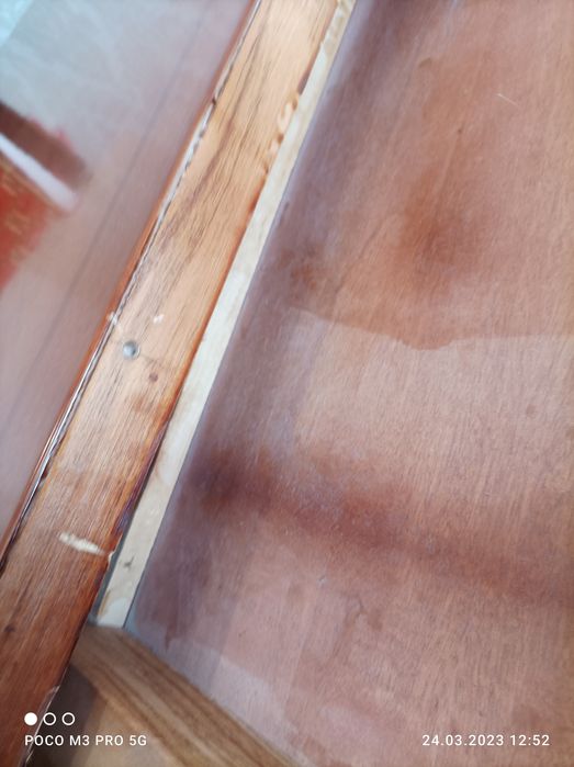 Стол для гостиной