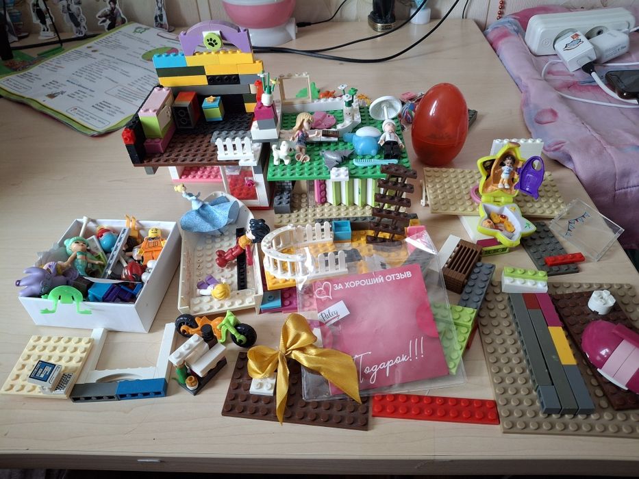 Конструктор лего с игрушками для детей
