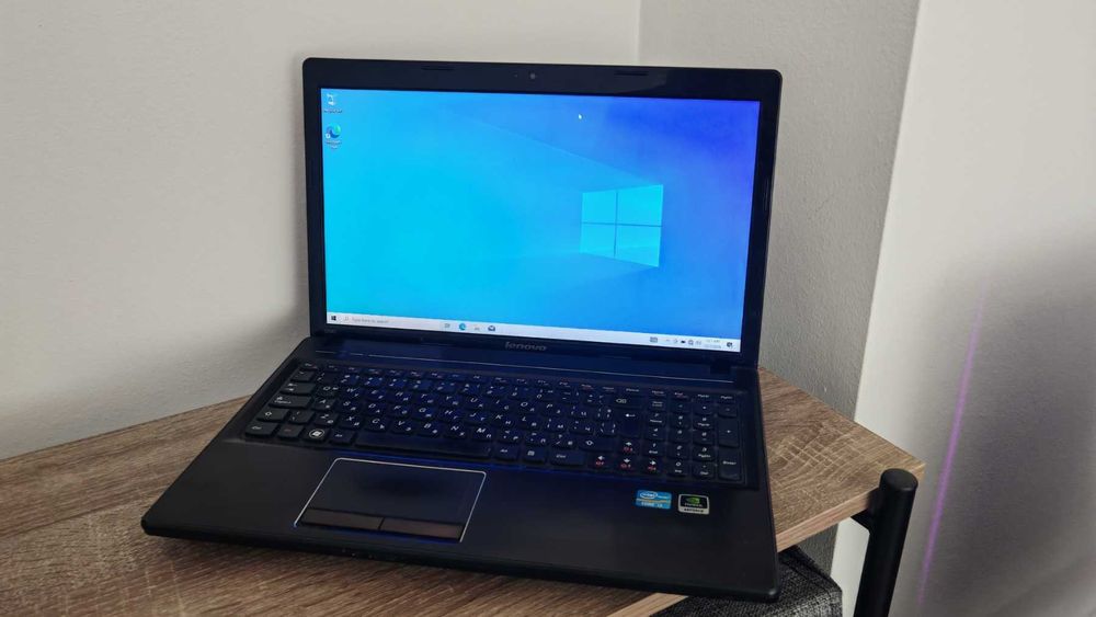 Лаптоп Lenovo G580 / Intel Core i3 / 2.20GHz / За работа и обучение