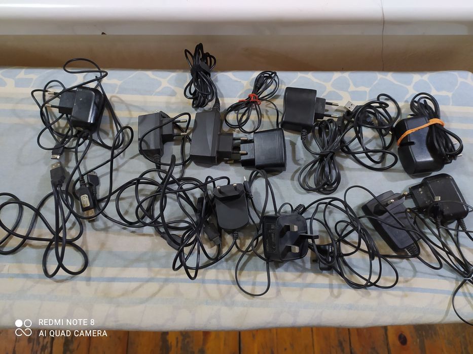 Продам зарядки для телефонов