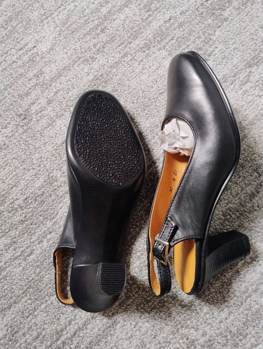 Pantofi de piele naturala