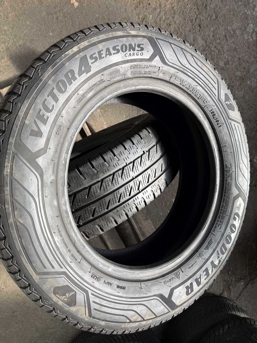 2x Anvelope All Season 215/65 R16C - GoodYear Vector 4 Seasons Cargo