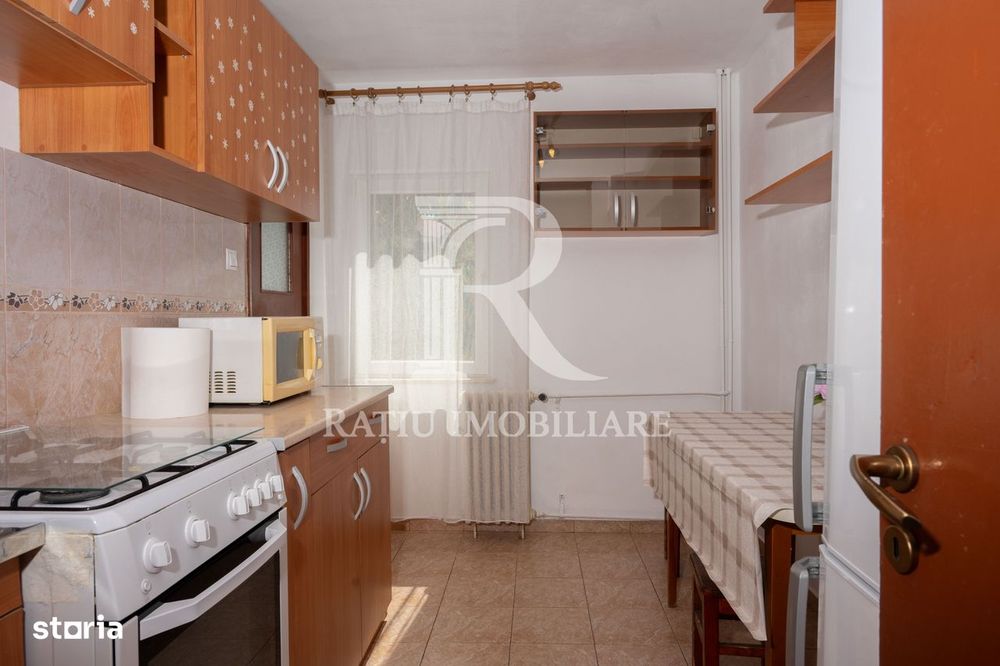 Apartament cu 3 camere | 2 băi | 2 balcoane | Strada Carpați | Oradea