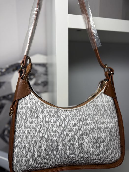 Michael Kors – Geantă cu monogramă și lanț