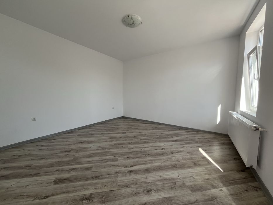 Casa caramida 3dormitoare-Zona Centrala