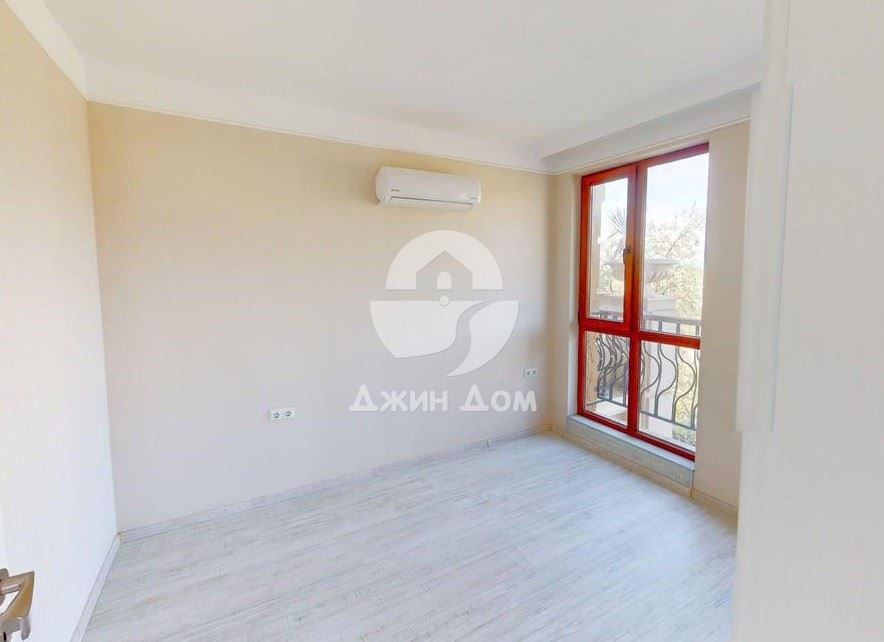 Продава се Тристаен апартамент в к.к. Слънчев бряг - 57 кв.м за 1402 €/кв.м - Снимка #4