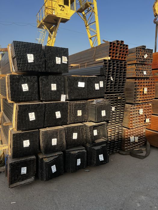 Продажа профилных труб всех размеров от маленких до больших