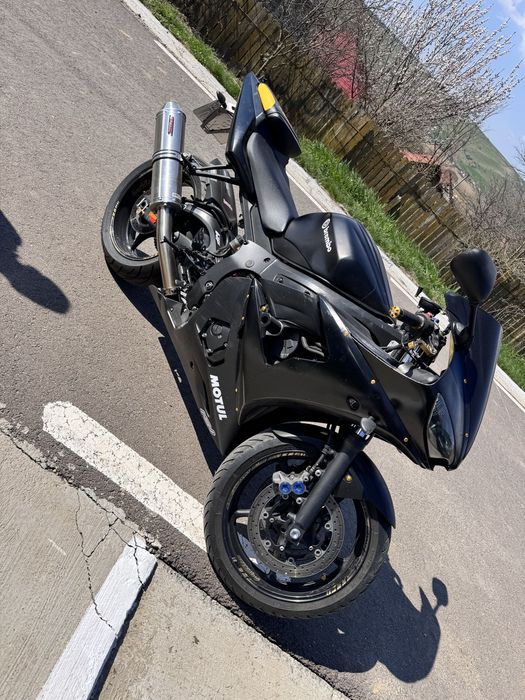 Vând yamaha  YZF r6
