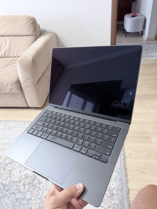 Macbook Pro M3 / 18гб / 512гб