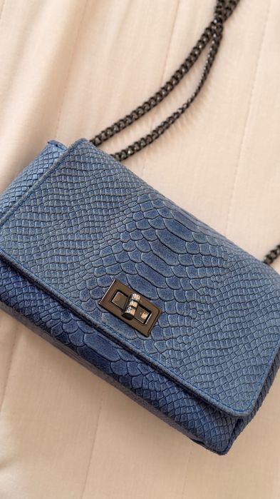 Синя дамска чанта-естествена кожа