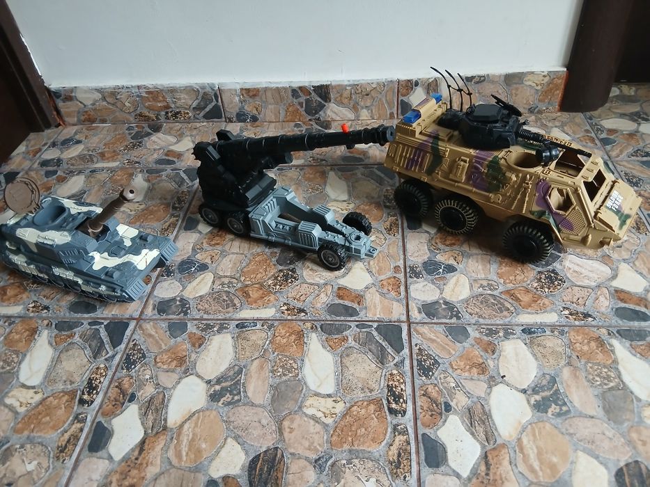 3 jucarii Noriel tanc, tun si autoblindat in stare perfecta